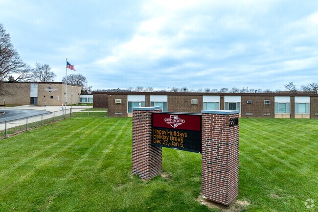 South Scioto Academy is located in Milbrook, Columbus Ohio.