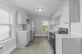 410 St Paul St Unit 2, Burlington, VT 05401