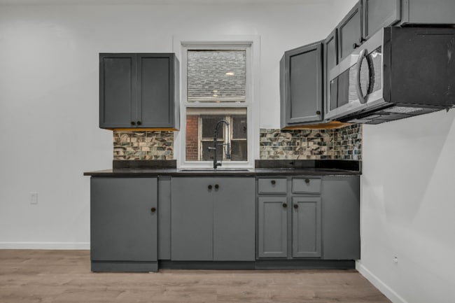 3353 Fullerton Ave, Detroit, MI 48238 - photo 4