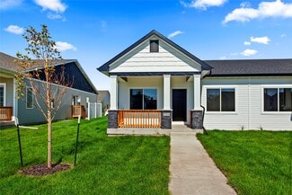 9764 Regatta Ln, Johnston, IA 50131