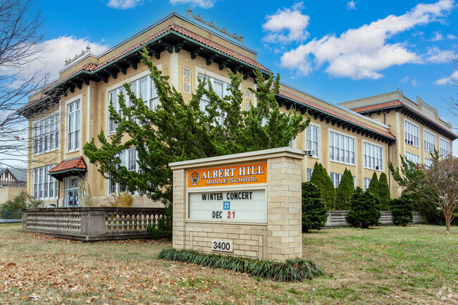 Albert Hill Middle School is located near the northeast corner of Mary Munford.