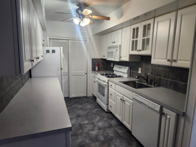 1855 Beyer Ave unit 2 FL, Philadelphia, PA 19115 - photo 5