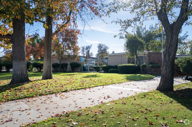 At Stonehurst Ave Elementary, 27% of students scored at/or above the proficient level for math.