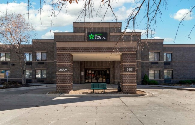 5401 W 110th St, Leawood, KS 66211 - photo 2