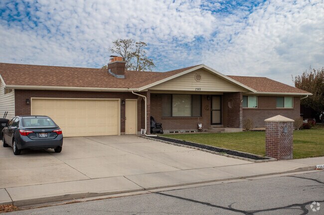 Well-maintained ramblers are found in the Grandview North neighborhood.