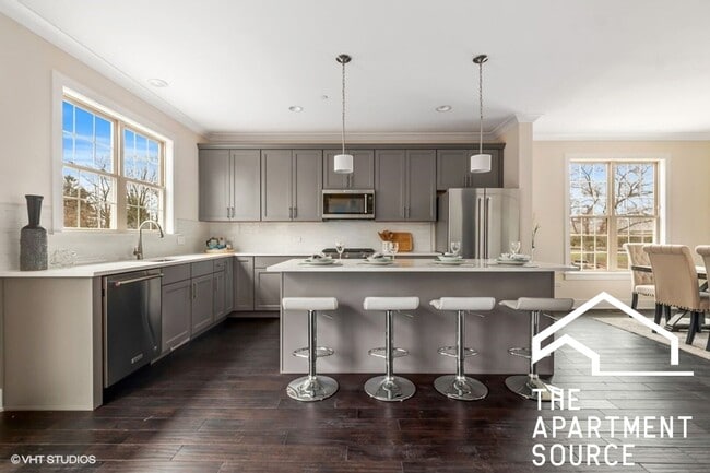 664 Elm St, Deerfield, IL 60015 - photo 2