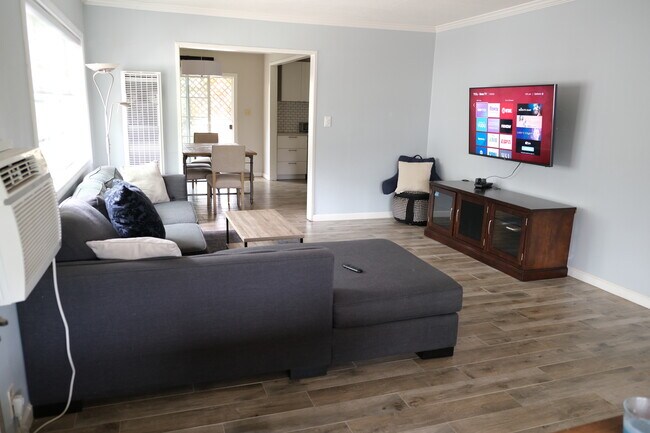 1243 N Alexandria Ave unit 2, Los Angeles, CA 90029 - photo 2