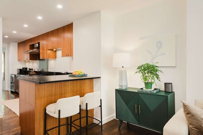 323 E 51st St unit ID1024750P, New York, NY 10022 - photo 6