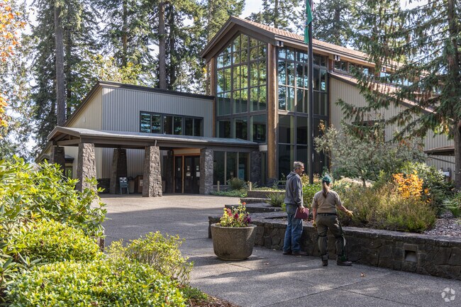 Silver Lake is home to the Mount St Helens Vistor Center.