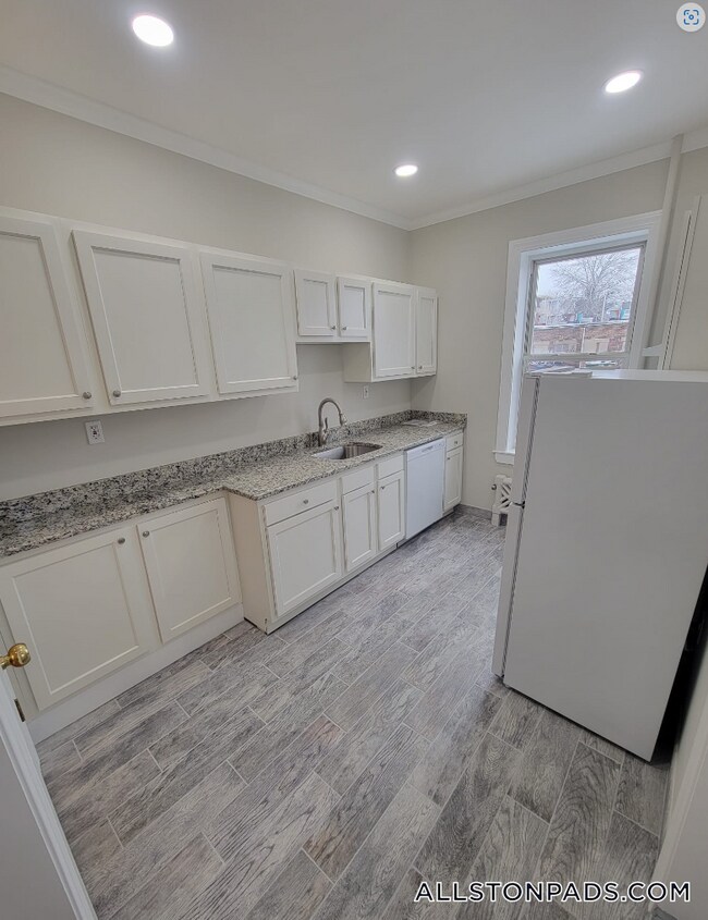 33 Highgate St unit 3, Allston, MA 02134 - photo 5