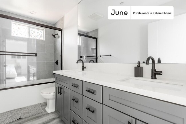 5641 Auckland Ave unit D, North Hollywood, CA 91601 - photo 4