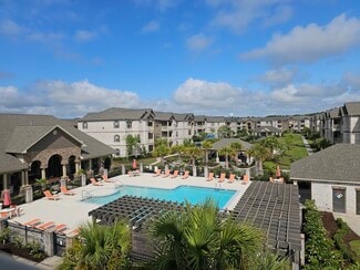 1001 Quarters Landing Cir, Sneads Ferry, NC 28460