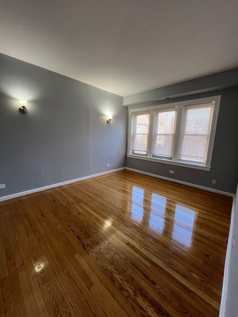 7152 S East End Ave, Chicago, IL 60649 - photo 1