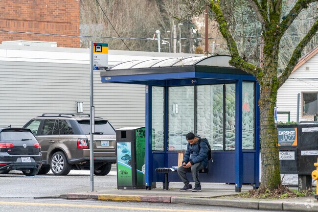 Madison Park offers public transportation making getting around a breeze.