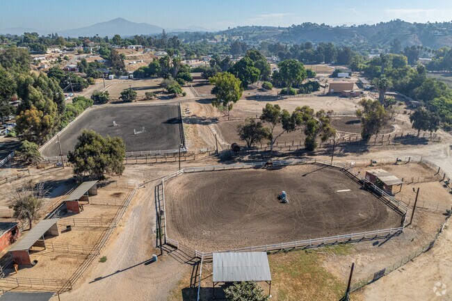 Equestrian facilities, unique to coastal San Diego County, are found throughout Bonita South.