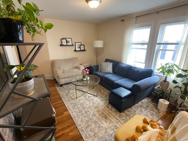 78 Ten Hills Rd unit 1, Somerville, MA 02145 - photo 3