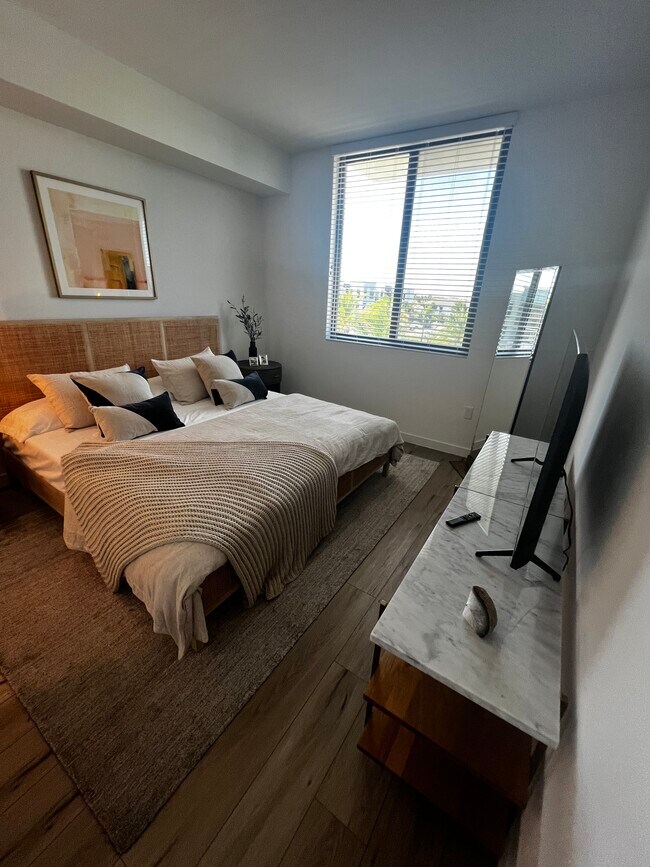 670 W 74th Place unit B1, Hialeah, FL 33014 - photo 3