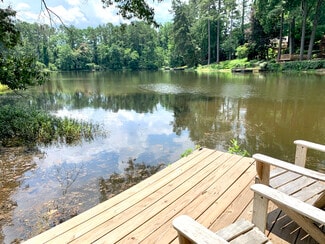 330 Lake Crest Dr, Roswell, GA 30075