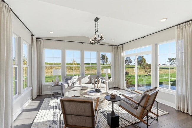 100 39th St unit 38566330, Downers Grove, IL 60515 - photo 6