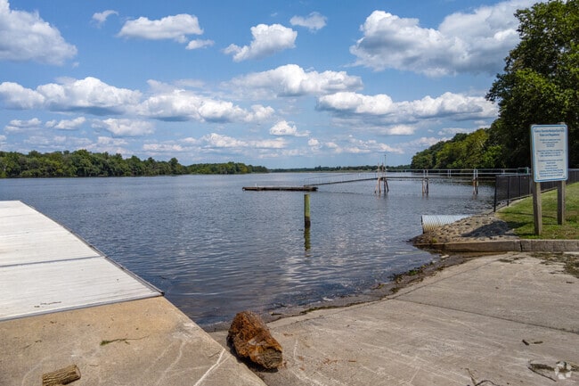 Take your boat to the boat landing at Volunteer’s Park in FLorence.