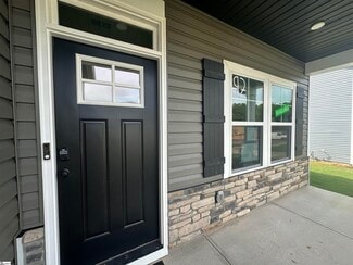 906 Gibbons St, Wellford, SC 29385