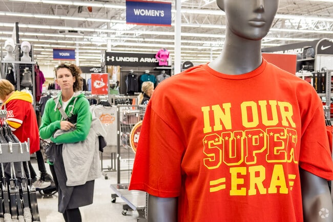 Residents reach Battlefield Mall and major retailers in about 30 minutes from West Springfield.