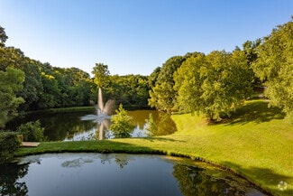 200 Lake Forest Blvd, Kalamazoo, MI 49006