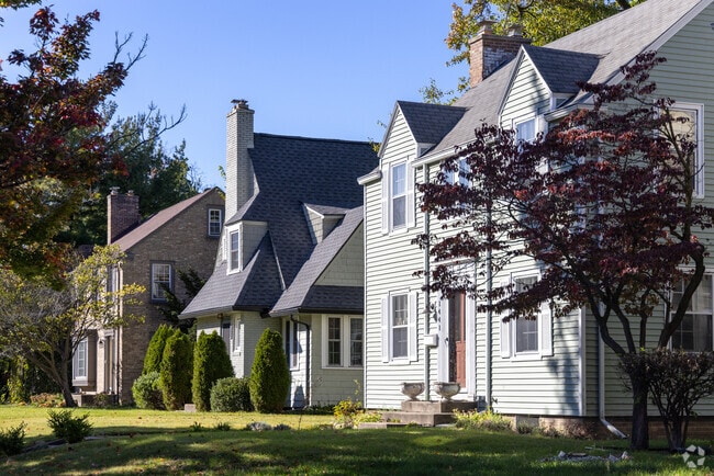 New traditional builds in Northeast South Bend sell between $500,000 and $900,000.