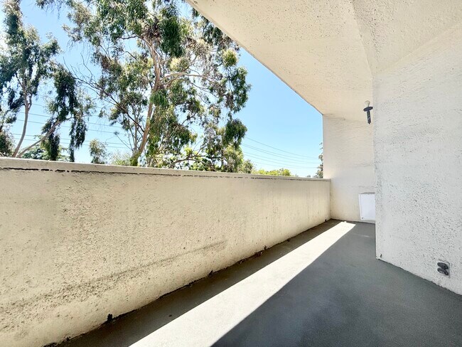 3947 Los Feliz Blvd unit 105A, Los Angeles, CA 90027 - photo 5