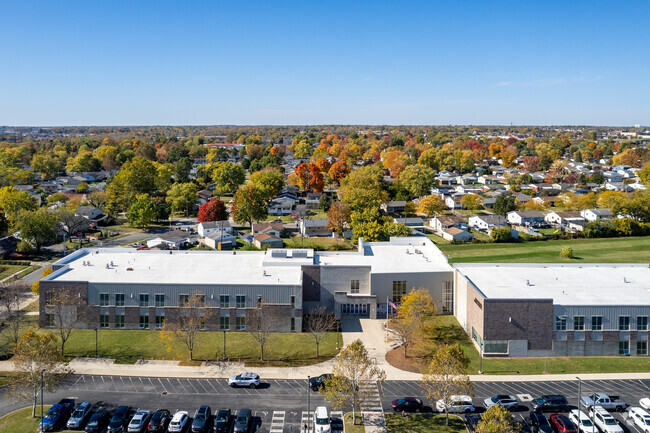 Wedgwood Middle School is a public school located in the Holly Hill neighborhood.