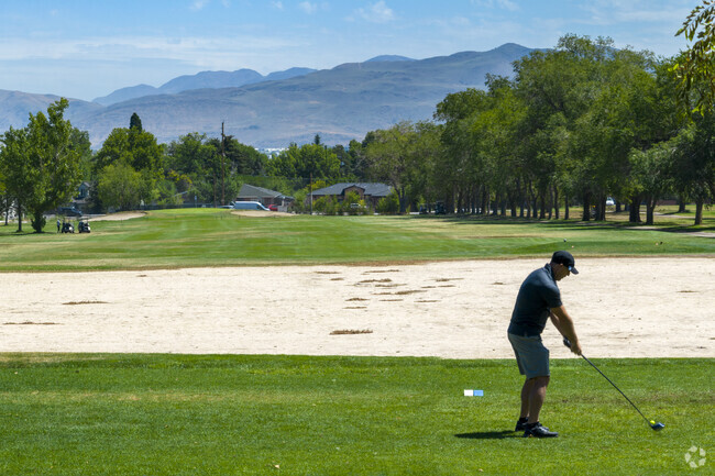 Skyline Boulevard is home to Washoe County Golf Course which is open to the public.
