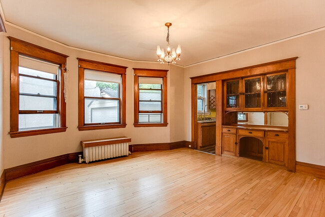 1651 Minnehaha Ave W, Saint Paul, MN 55104 - photo 2