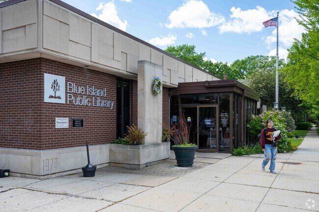Blue Island residents can enjoy the services of the local public library.