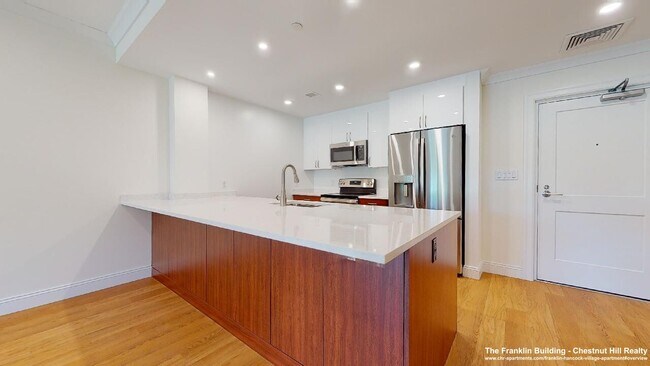 201 Sherman Rd unit 714, Brookline, MA 02467 - photo 3