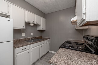 2611 W 34th Ave, Pine Bluff, AR 71603