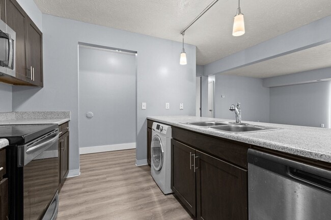 Fairfax Apartments - Lansing, MI, Lansing, MI 48917 - photo 5