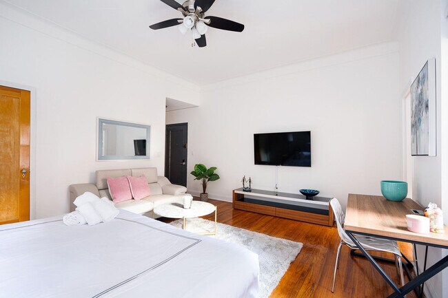 346 W 17th St unit FL2-ID1290850P, New York, NY 10011 - photo 3