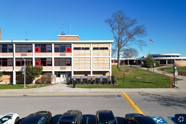 White Plains Senior High School guides Rosedale students to their next step.