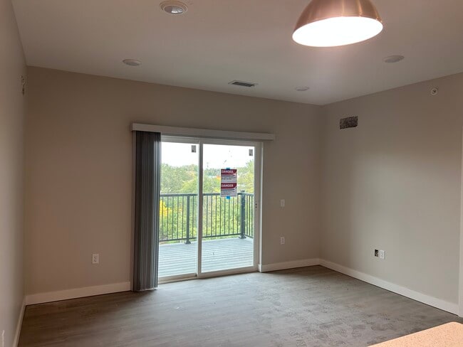 The Onyx - Living Room