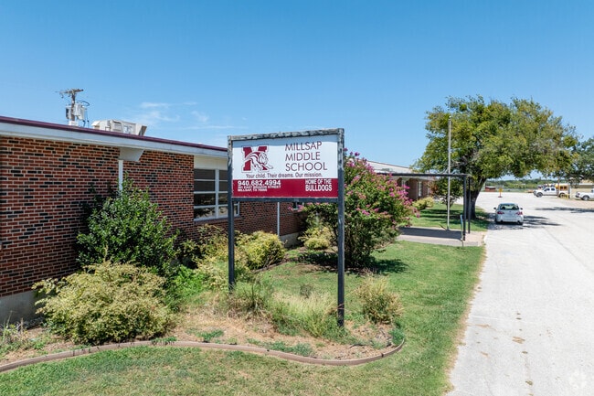 Millsap Middle School's sign proudly displays the school’s commitment to Bulldog spirit.