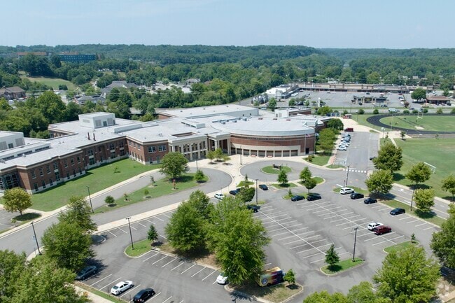 James Monroe High School serves the community of Fredericksburg.
