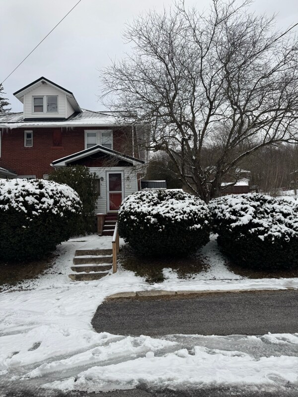 163 Weaver Cir, Nanty-Glo, PA 15943 - photo 2