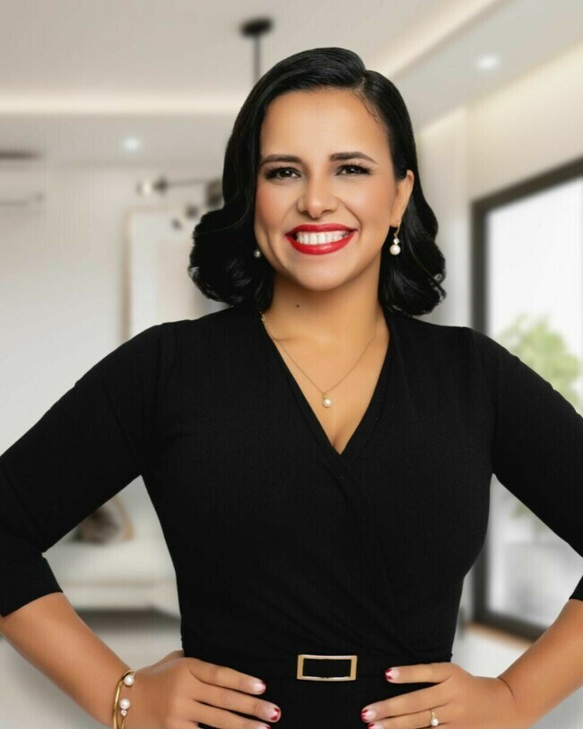 Thais Nina-Hawkins