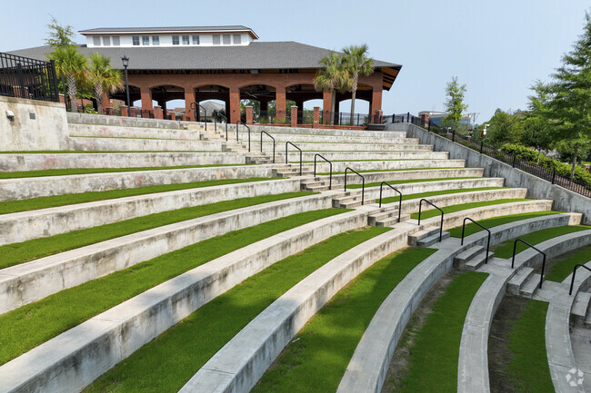 The Icehouse Amphitheater is a 900-seat venue that hosts many concerts and events.