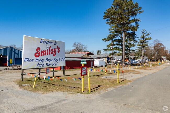 Macon features over 5 farmer's and flea markets that run year-round.