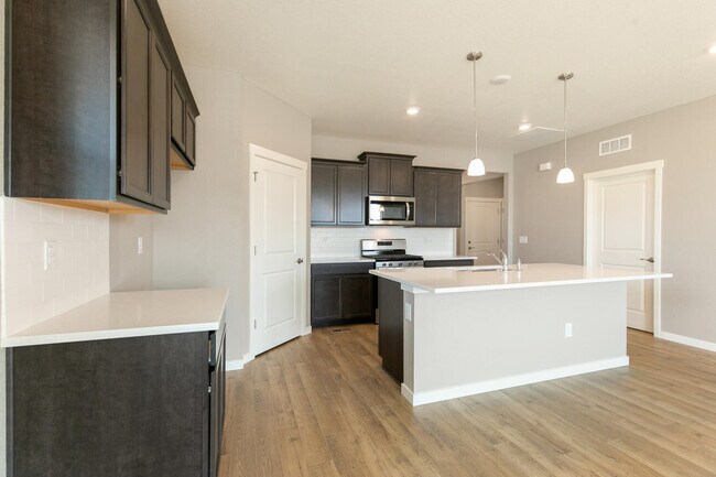 203 Sparrow Dr unit 36210458, Johnstown, CO 80534 - photo 6