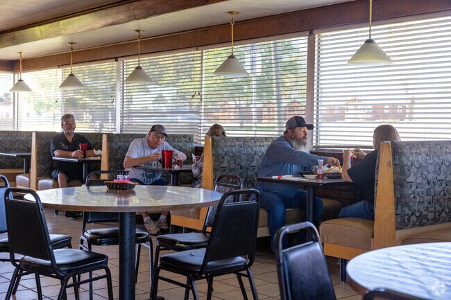 Buffalo residents can enjoy Tex-Mex meals at Los Hermanos Mexican Restaurant.