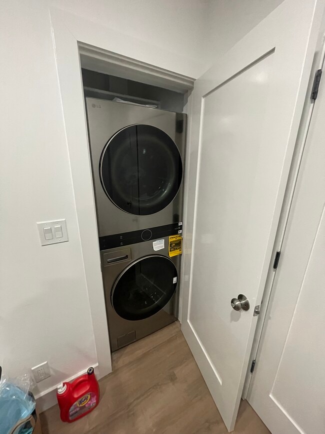 13 Division St W, Greenwich, CT 06830 - photo 5