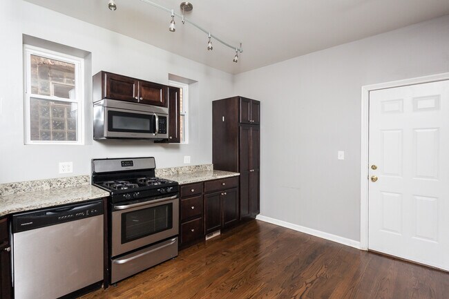 2348 W Moffat St unit 2R, Chicago, IL 60647 - photo 5