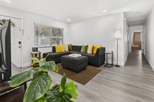 3204 NW 10th St unit ID1359128P, Gainesville, FL 32609 - photo 7